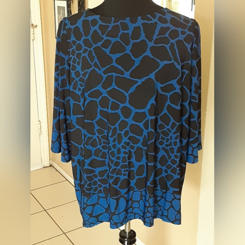 Susan Graver Top (size 2X)